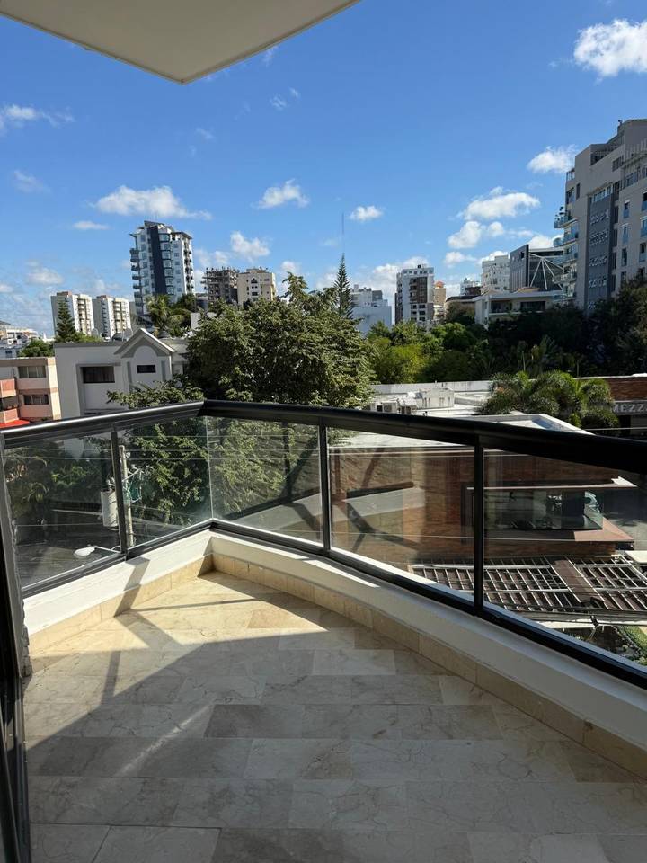 AMPLIO APARTAMENTO EN LA MEJOR ZONA DE PIANTINI