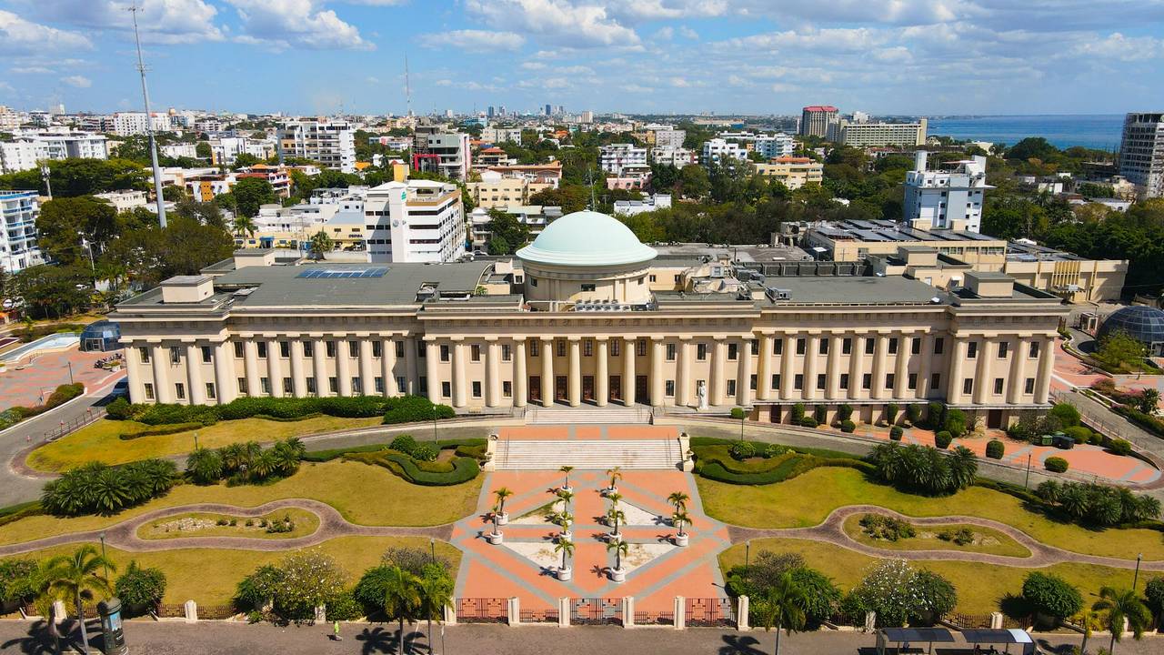 Lujoso proyecto de apartamentos cerca del malecon y Palacio de Bellas Artes