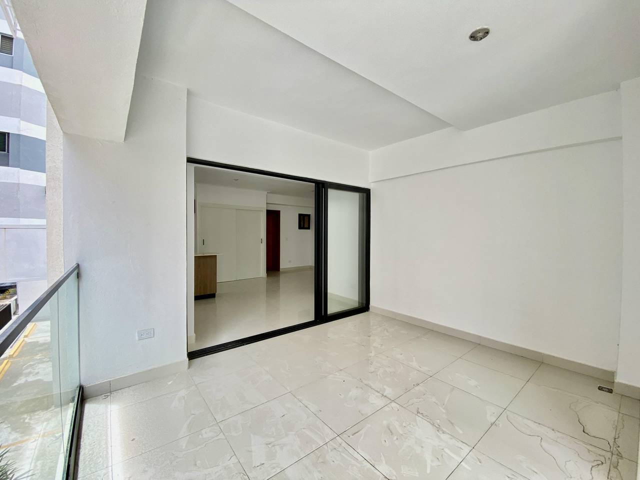 Apartamento en Venta en Serrallés Nuevo a Pasos del Parque y prox a Agora Mall