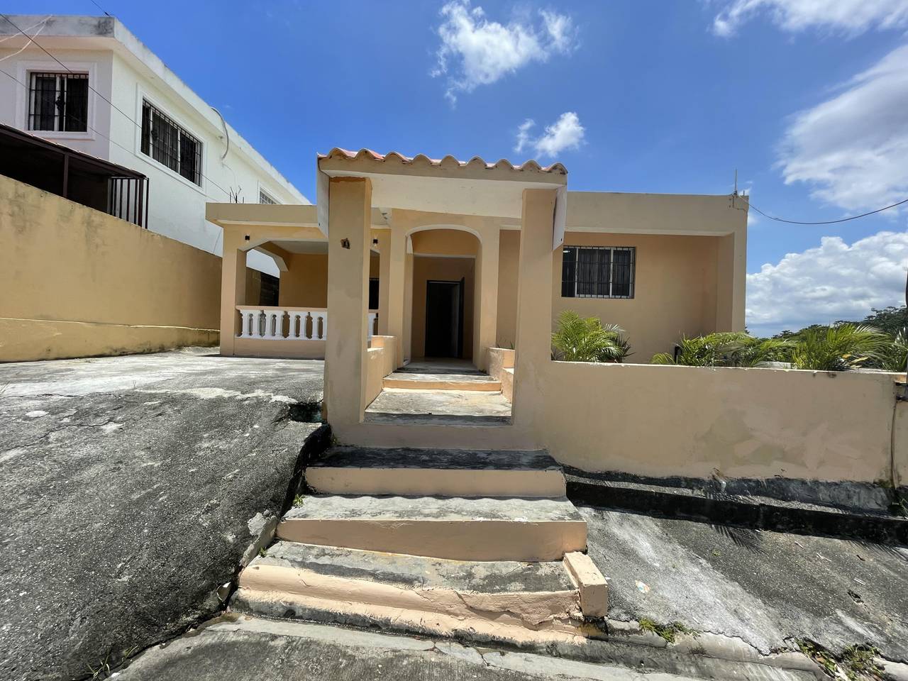 Casa en Sto Dgo Oeste Residencial Don Carlos