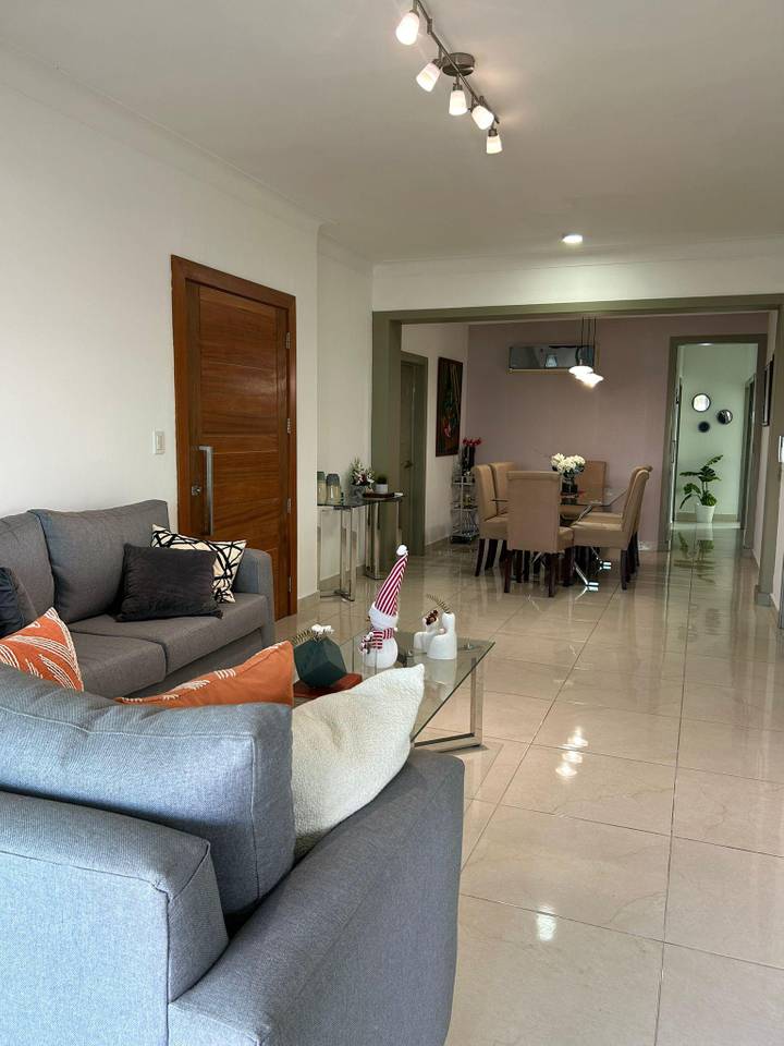 Bella vista, apartamento en alquiler finamente amueblado.