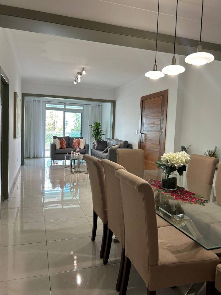 Bella vista, apartamento en alquiler finamente amueblado.