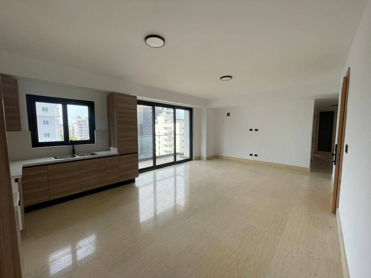 Naco, lujoso apartamento en venta en torre moderna.