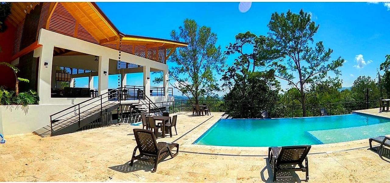 Solar de venta en Jarabacoa, proyecto con piscina y casa club.