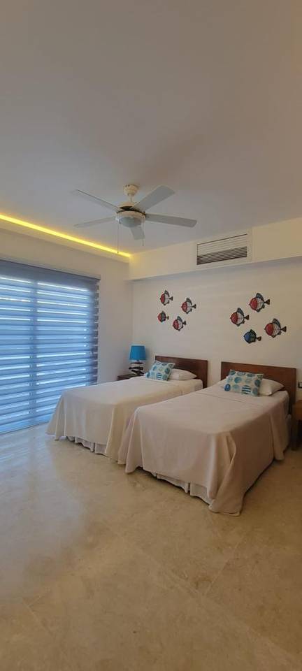 Beachfront 4BR apt for sale with jacuzzi at Playa Poppy