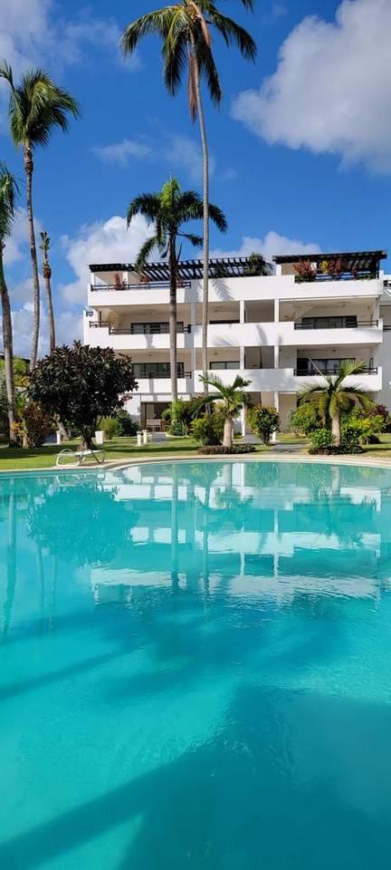 Beachfront 4BR apt for sale with jacuzzi at Playa Poppy