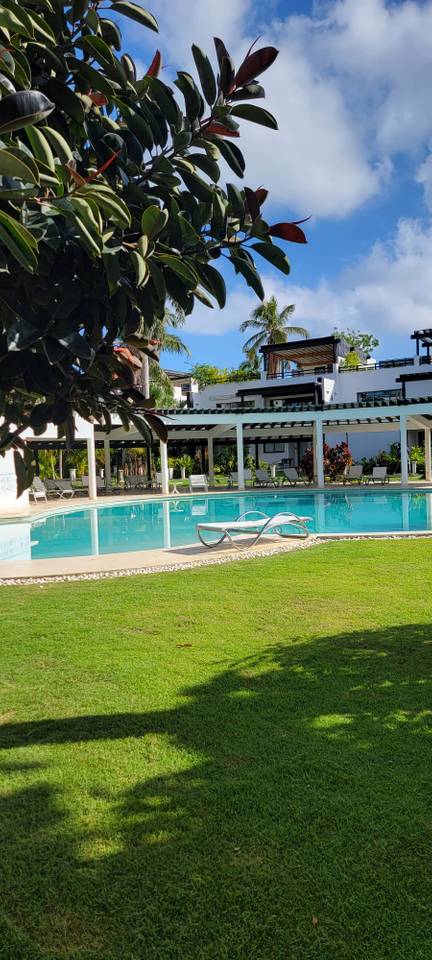 Beachfront 4BR apt for sale with jacuzzi at Playa Poppy