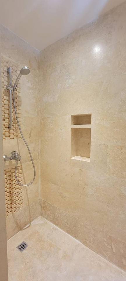 Beachfront 4BR apt for sale with jacuzzi at Playa Poppy