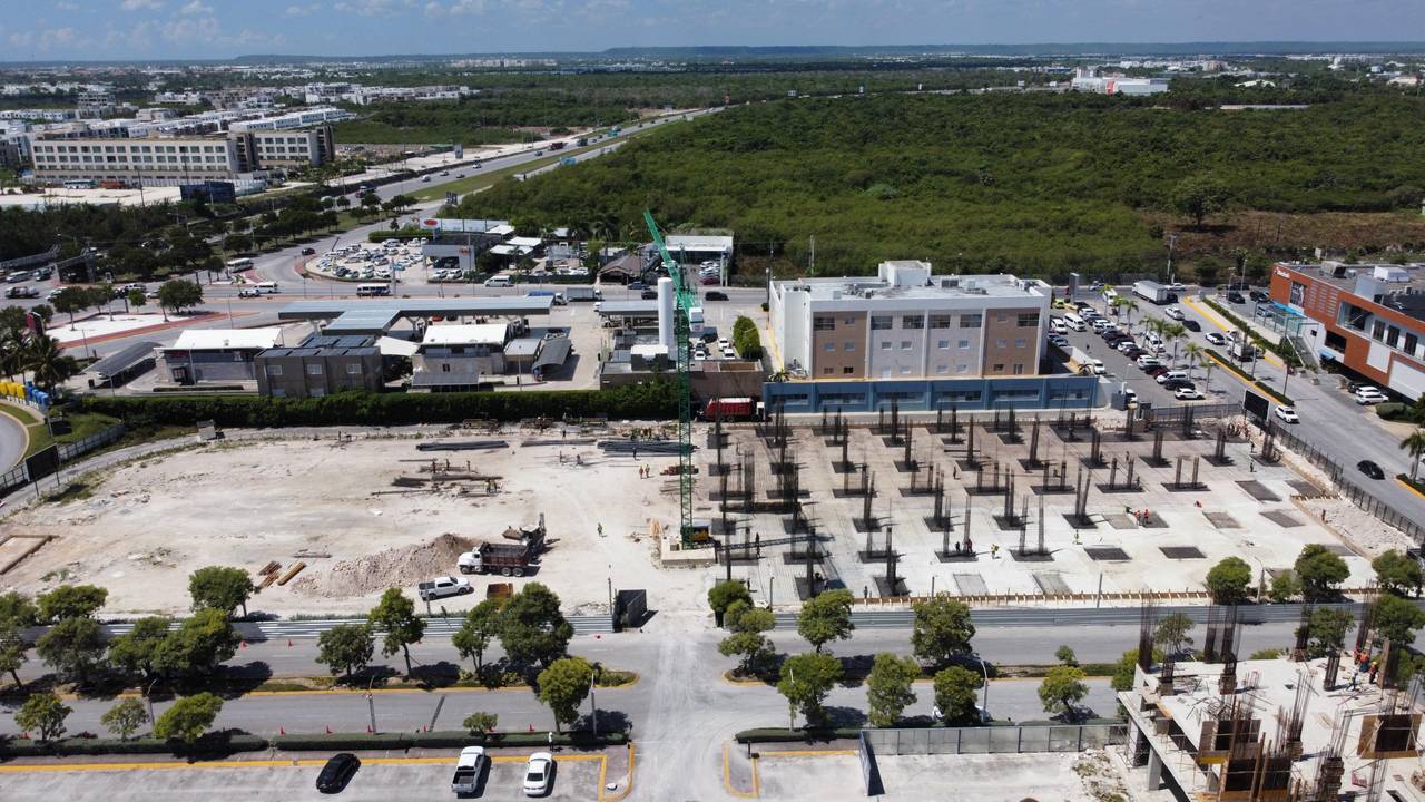 Centro Empresarial Turístico Punta Cana | Oficinas Modernas en Downtown
