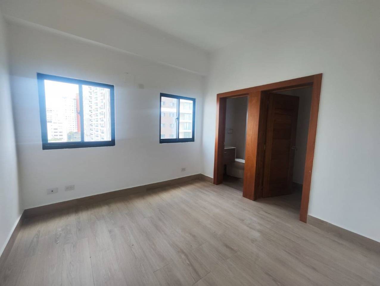 Los Cacicazgos, Apartamento en venta super elegante en torre moderna.