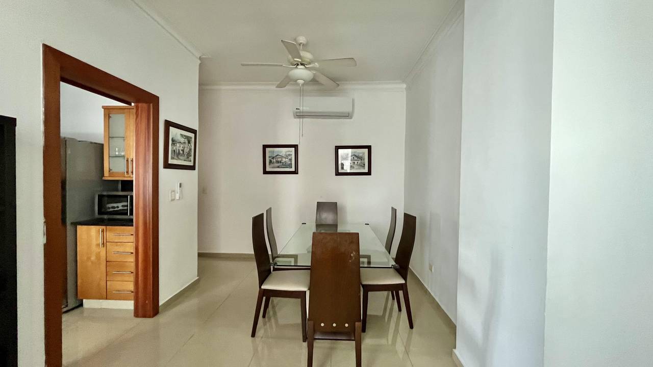 Alquiler de Apartamento Amueblado en Torre Familiar – Ubicación Céntrica y Amenidades Completas