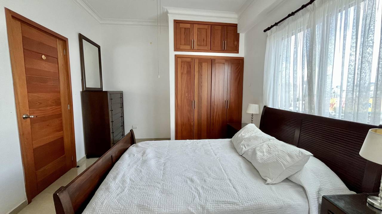 Alquiler de Apartamento Amueblado en Torre Familiar – Ubicación Céntrica y Amenidades Completas