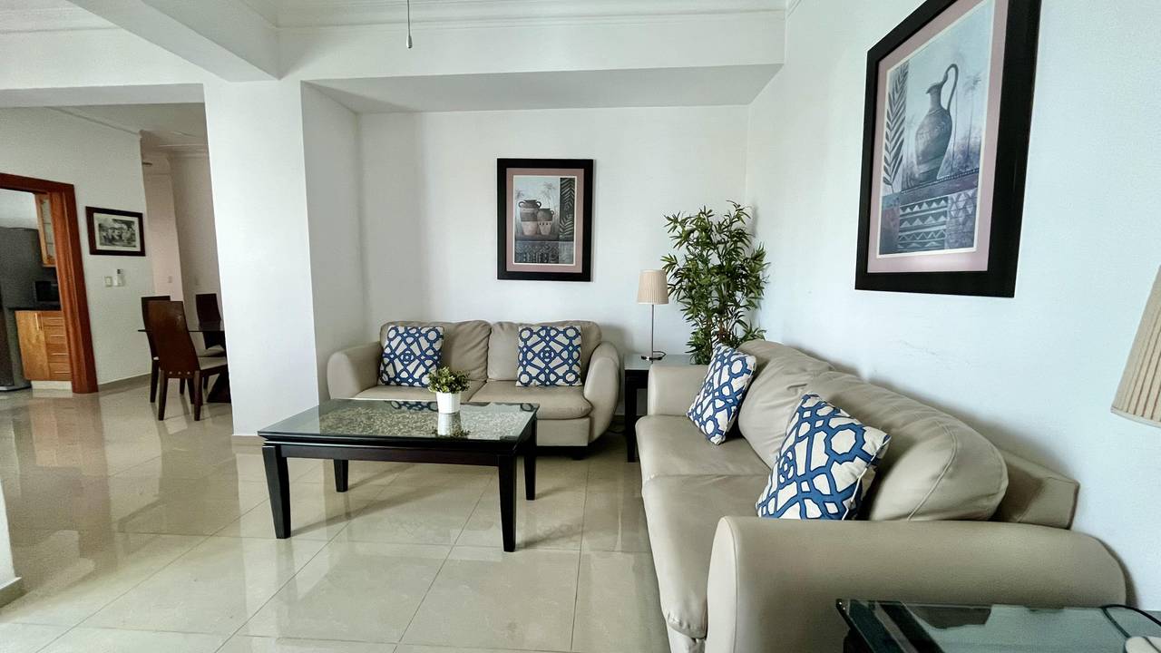 Alquiler de Apartamento Amueblado en Torre Familiar – Ubicación Céntrica y Amenidades Completas