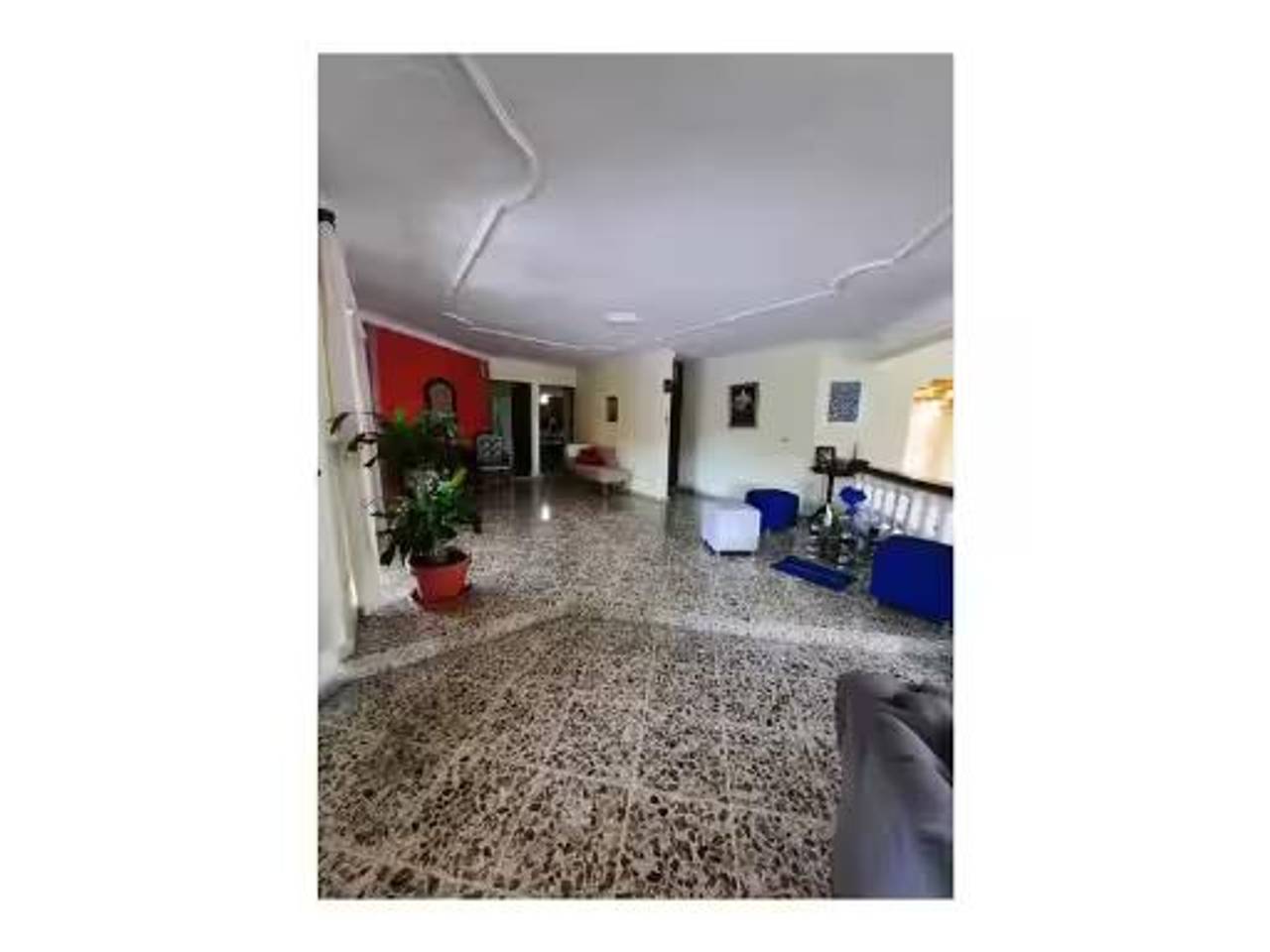 Ven y descubre esta Hermosa y Amplia Casa de 2 niveles en Vista Hermosa