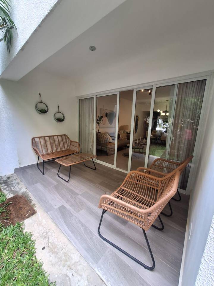 Apartamento con patio privado en venta en Andares del Mirador, Santo Domingo | 2 habitaciones + jardín privado y amenidades exclusivas