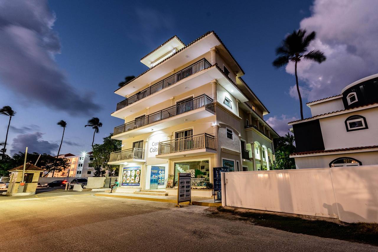 Aparthotel En Venta En La Playa Los Corales. Bavaro. Dominican