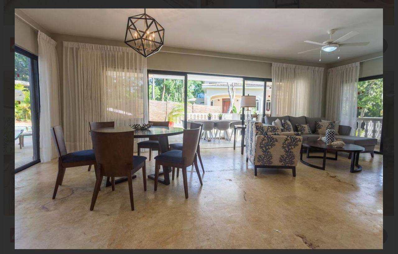 Villa  883