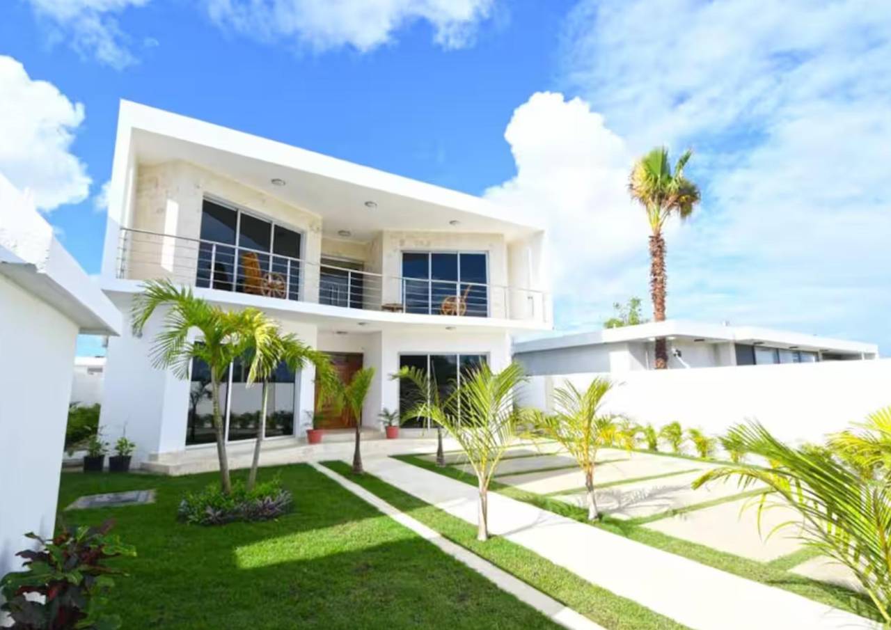 Villa de Lujo en Venta en Sosúa, Puerto Plata | 10 Habitaciones | Ideal para Inversión o Airbnb