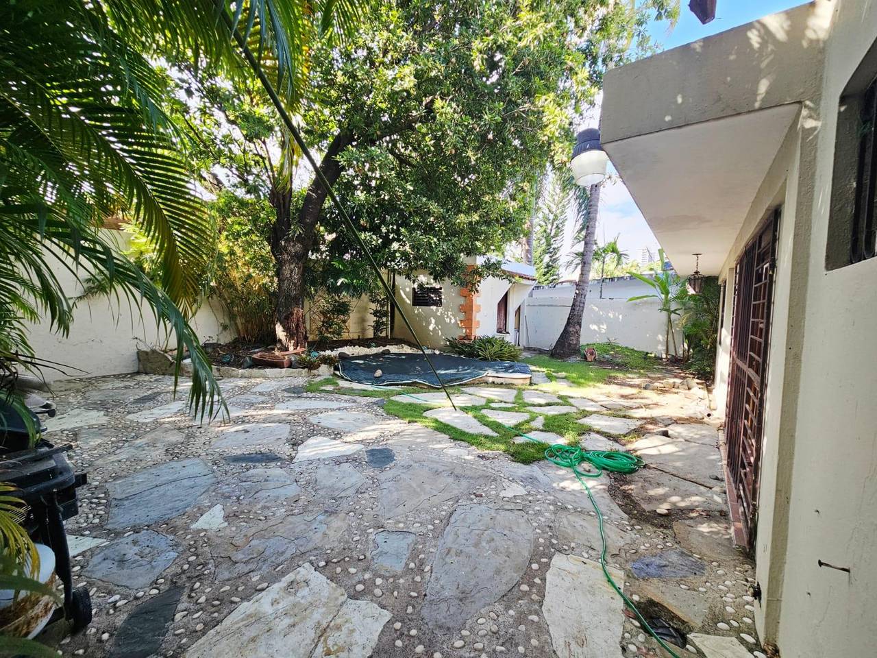 Alquiler de Casa para oficina de 5 habitaciones en Julieta Morales Santo Domingo