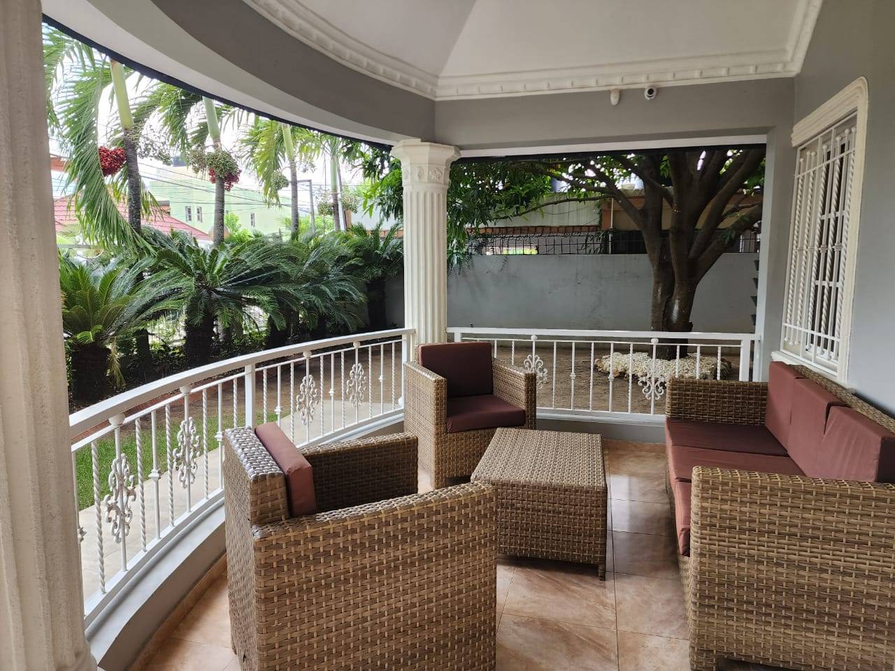 Casa de dos niveles de venta en Jardines del Norte, en Santiago