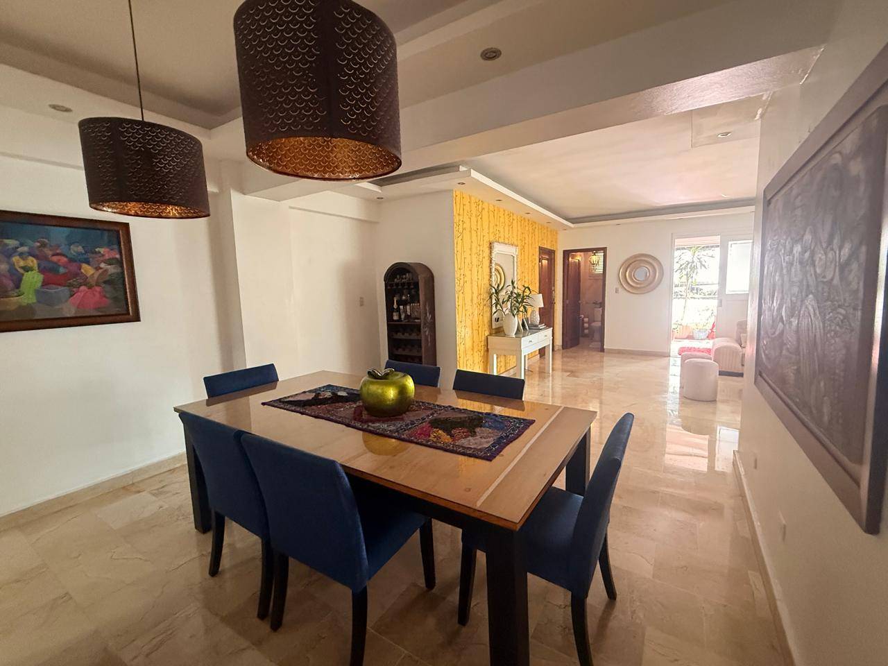 Exclusive and Spacious Apartment in Naco 5