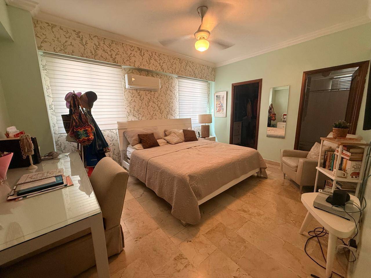 Exclusive and Spacious Apartment in Naco 3