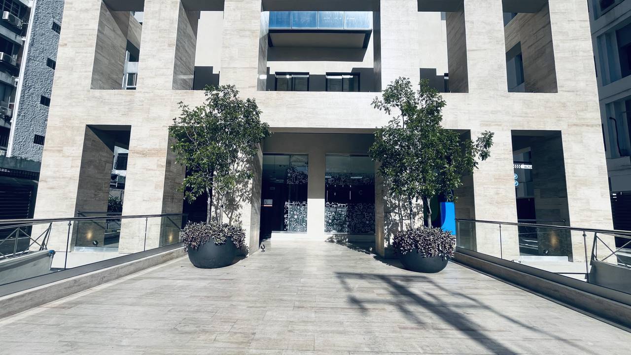 Alquiler local de oficinas son posibilidad de subdividirse en la Lincoln precio por metro
