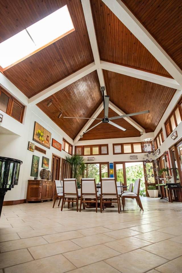 Casa de lujo en Casa de Campo – 15 habitaciones, piscina, jacuzzi y amplias áreas sociales