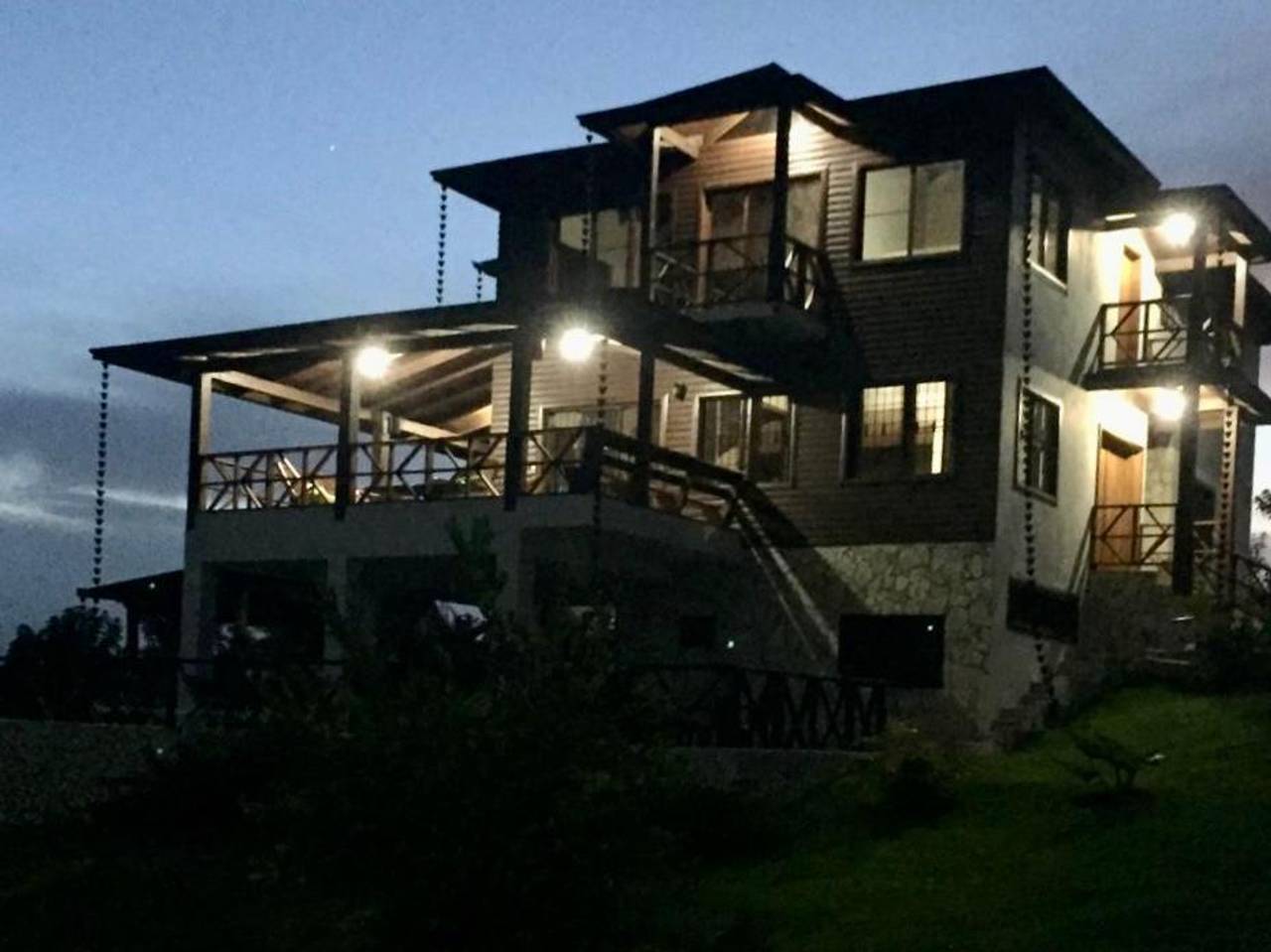 Villa de Lujo en Jarabacoa con Piscina Climatizada y 6,229 m² de Terreno 🌿🏡