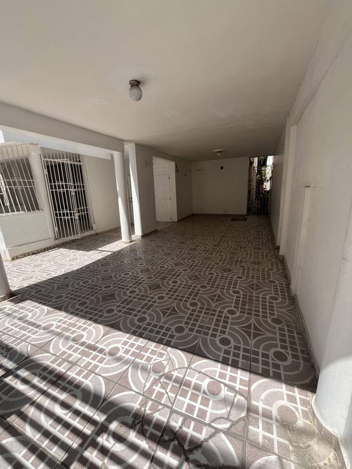 Local en Evaristo Morales