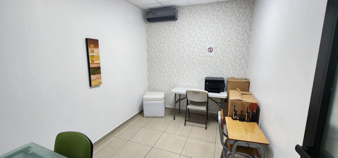 Edificio Comercial Cerca de la 27/Febrero - Llanos de Gurabo