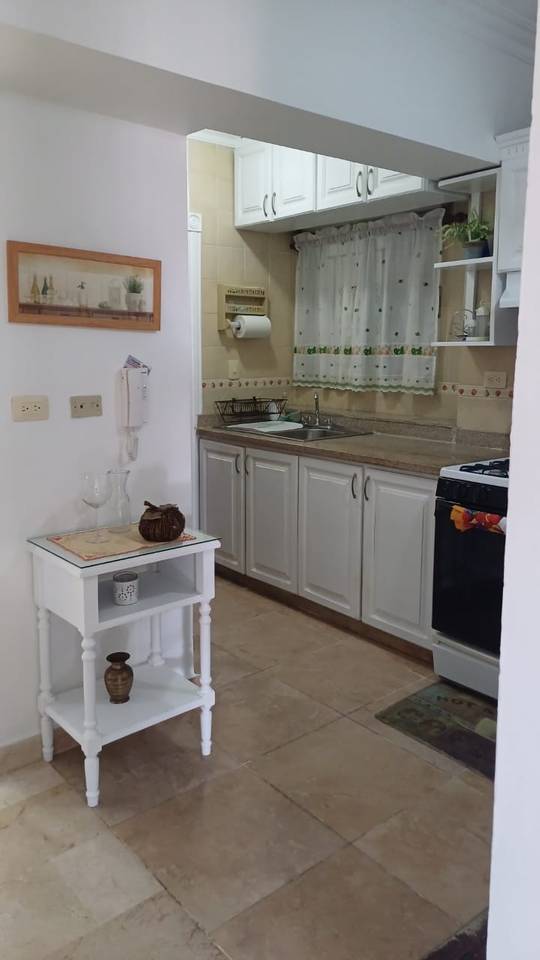 Apartamento en alquiler totalmente amueblado en el centro de 📍Gazcue. 💰US$1,100