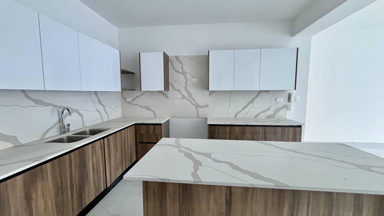 Apartamentos en Venta en Bella Vista, Santo Domingo. 3 Habs