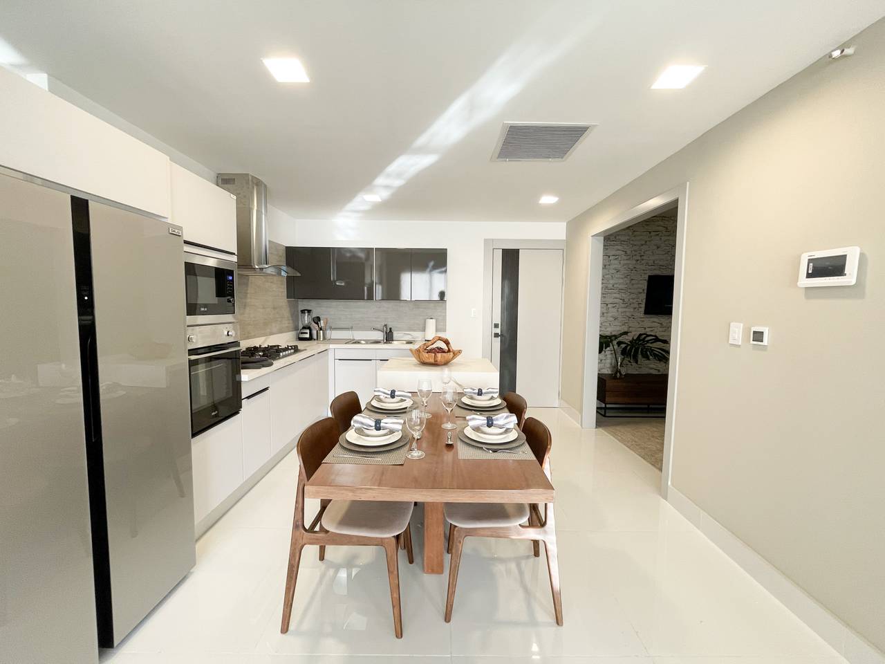 ALQUILER APARTAMENTO FINAMENTE AMUEBLADO EN PIANTINI DE UNA HAB + ESTUDIO
