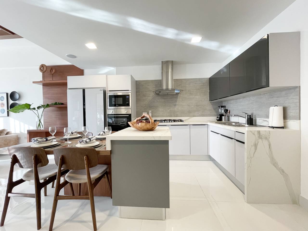 ALQUILER APARTAMENTO FINAMENTE AMUEBLADO EN PIANTINI DE UNA HAB + ESTUDIO