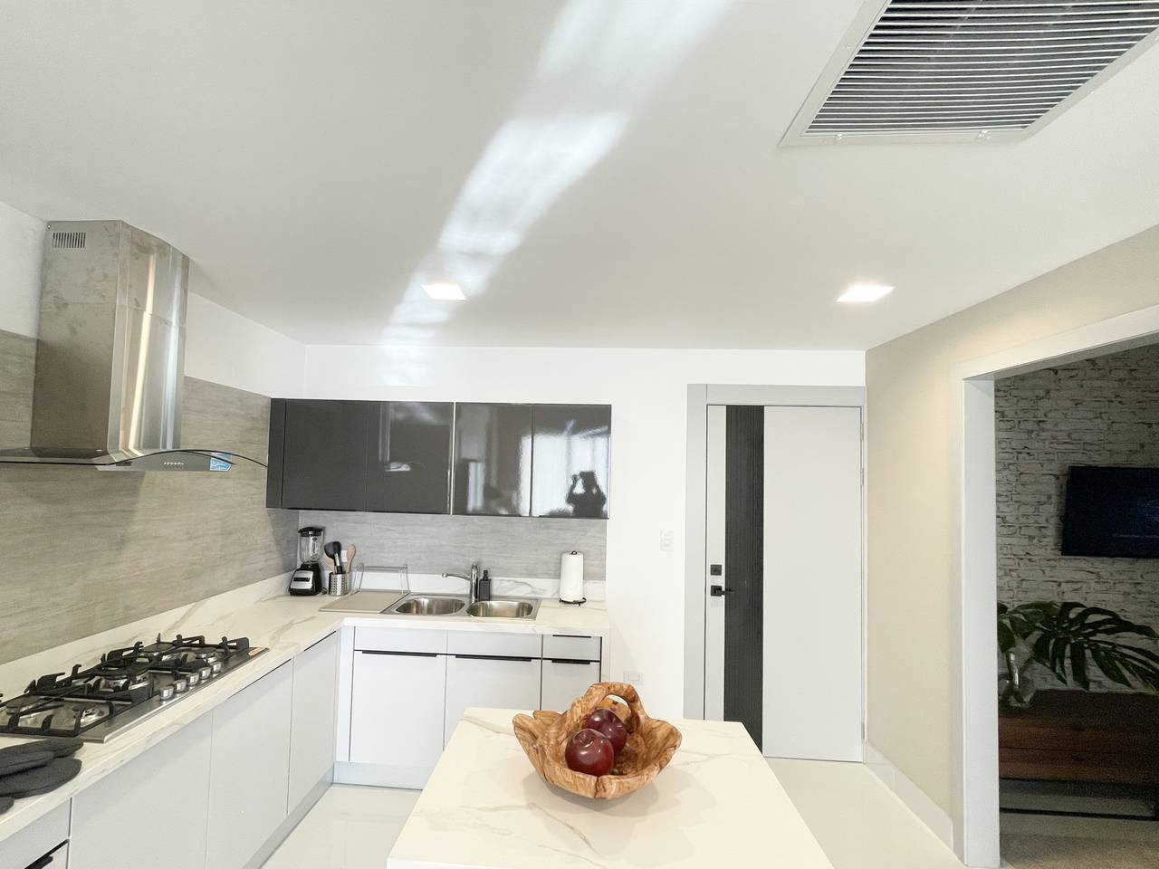 ALQUILER APARTAMENTO FINAMENTE AMUEBLADO EN PIANTINI DE UNA HAB + ESTUDIO