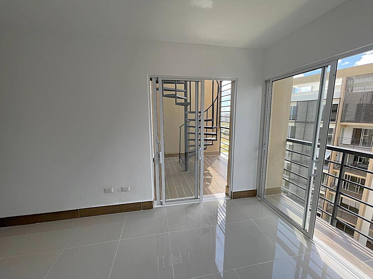 Venta de Apartamento de 2 habitaciones, 2 baños y 1 parqueo con terraza privada en Punta Cana