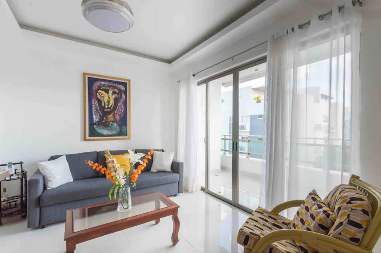 Apartamento Completamente Amueblado en la exclusiva Zona de Mirador Sur!!