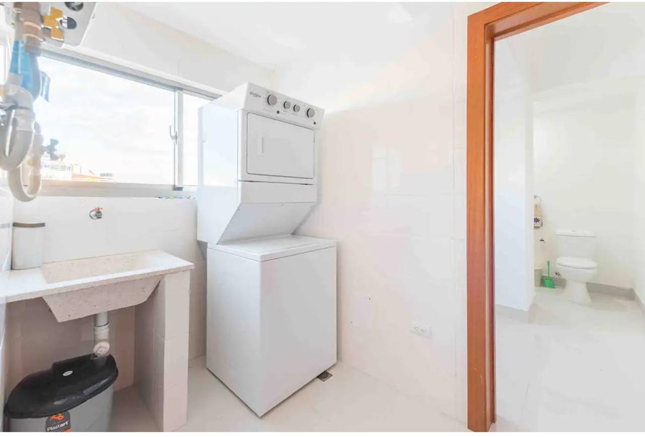 Apartamento Completamente Amueblado en la exclusiva Zona de Mirador Sur!!