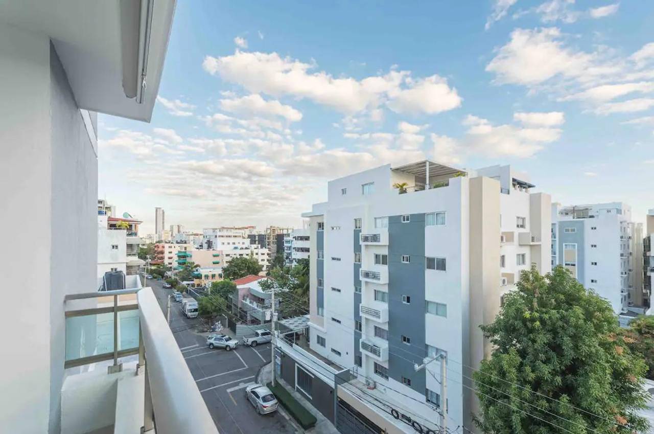 Apartamento Completamente Amueblado en la exclusiva Zona de Mirador Sur!!