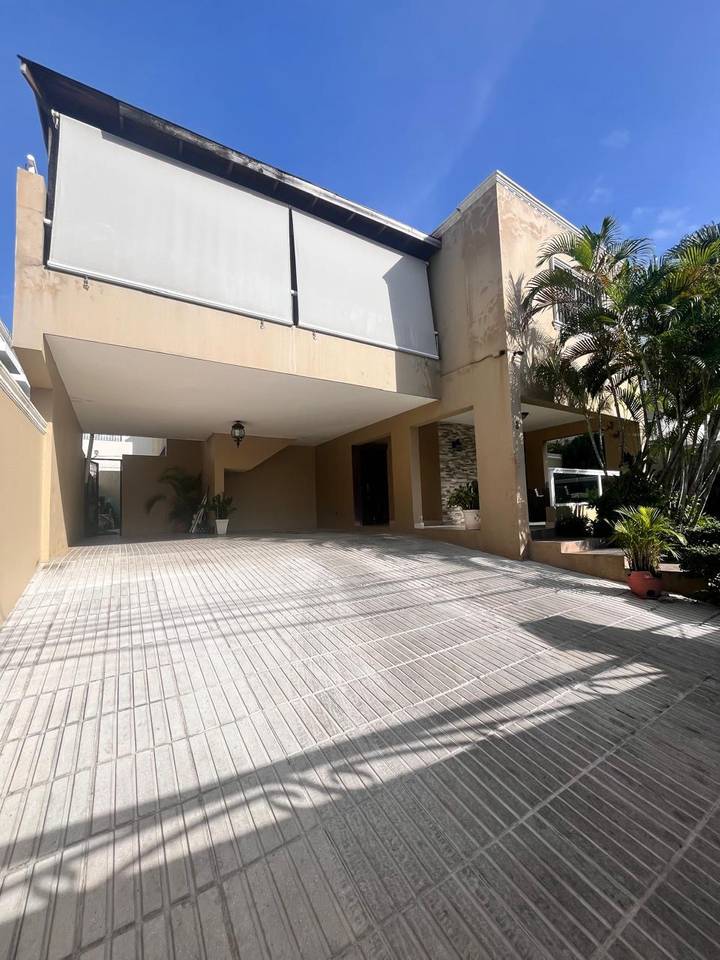Casas en venta en Santo Domingo D.N., 337 m²