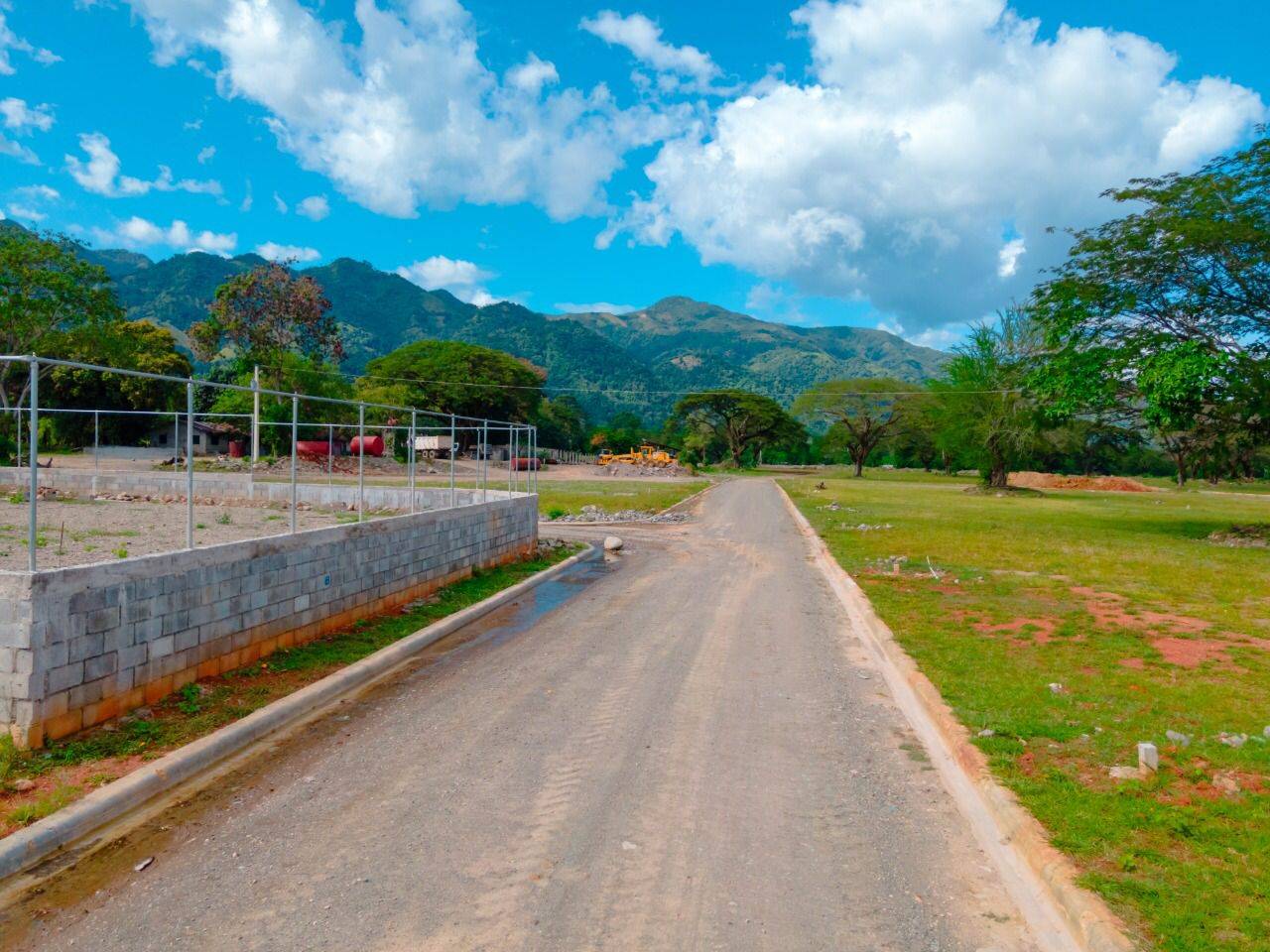 Solar residencial en el proyecto Estancia del Saman, Bonao.