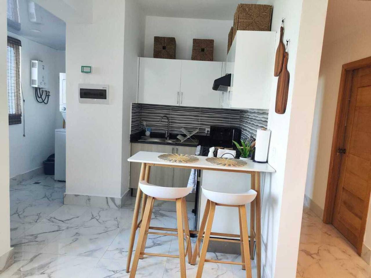 Zona univeristaria, apartamento en alquiler totalmente amueblado, nuevo a estrenar!