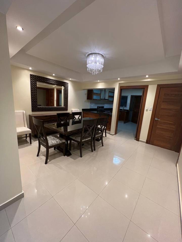 Piantini, apartamento en alquiler finamente amueblado.