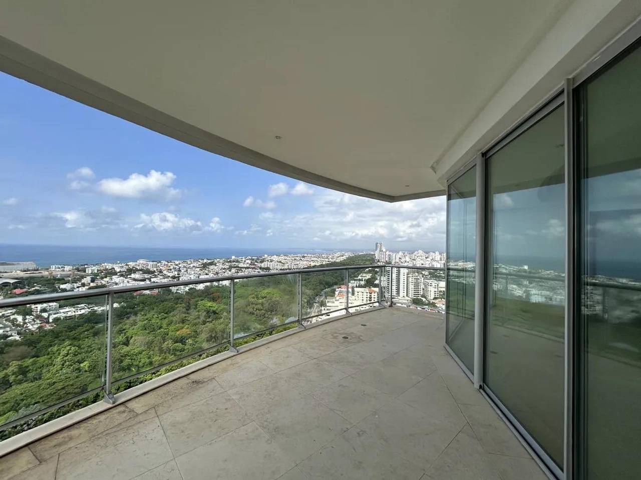 Los Cacicazgos, apartamento en venta y en alquiler en torre moderna.