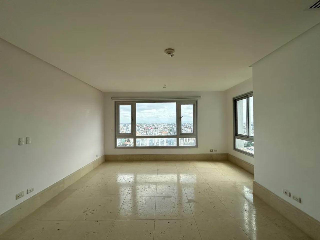 Los Cacicazgos, apartamento en venta y en alquiler en torre moderna.