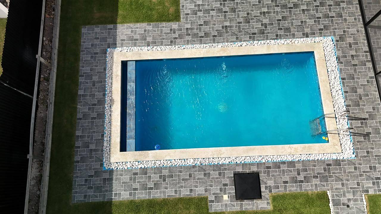 Villa en Vista Cana, Punta Cana | Seguridad privada · Playa artificial · Lago de pesca · Golf · Gym · Club de playa · Restaurantes. Vive el Caribe con estilo.