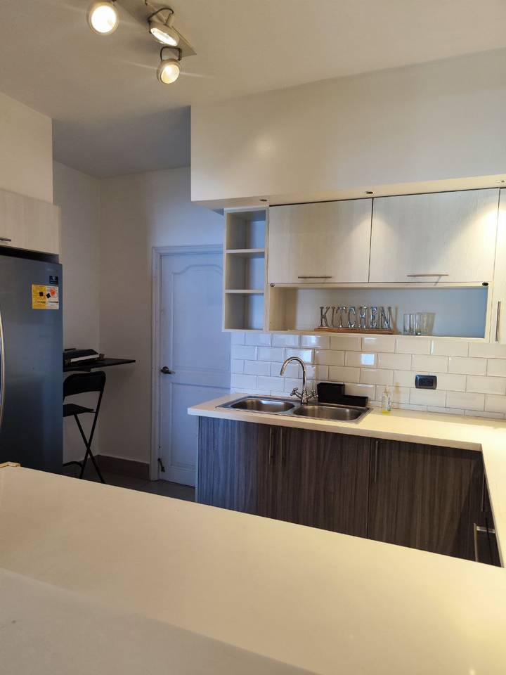 Bella Vista, Apartamento en Alquiler, Amplio y confortable finamente amueblado.