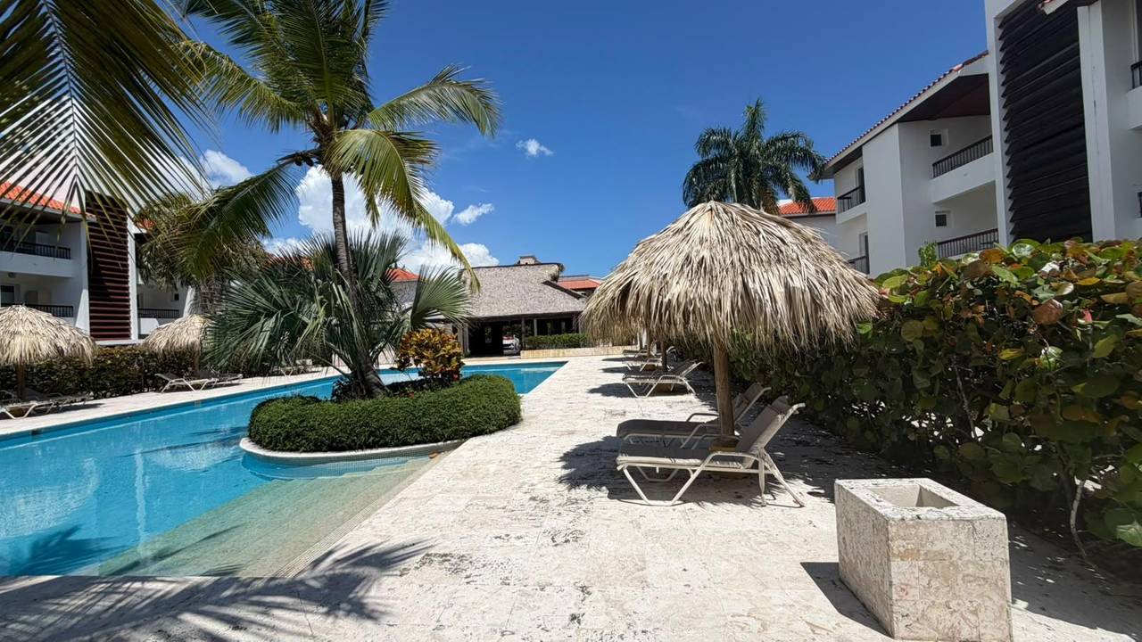 Apartamento en White Sands, Punta Cana, con jacuzzi privado, acceso a la playa, piscina y excelente ubicación en Bávaro.