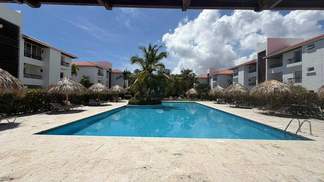 Apartamento en White Sands, Punta Cana, con jacuzzi privado, acceso a la playa, piscina y excelente ubicación en Bávaro.